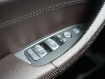 BMW X3 30e X Line xDrive LED AHK PANO NAV HEADUP