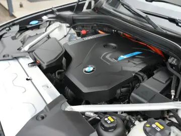 BMW X3 30e X Line xDrive LED AHK PANO NAV HEADUP