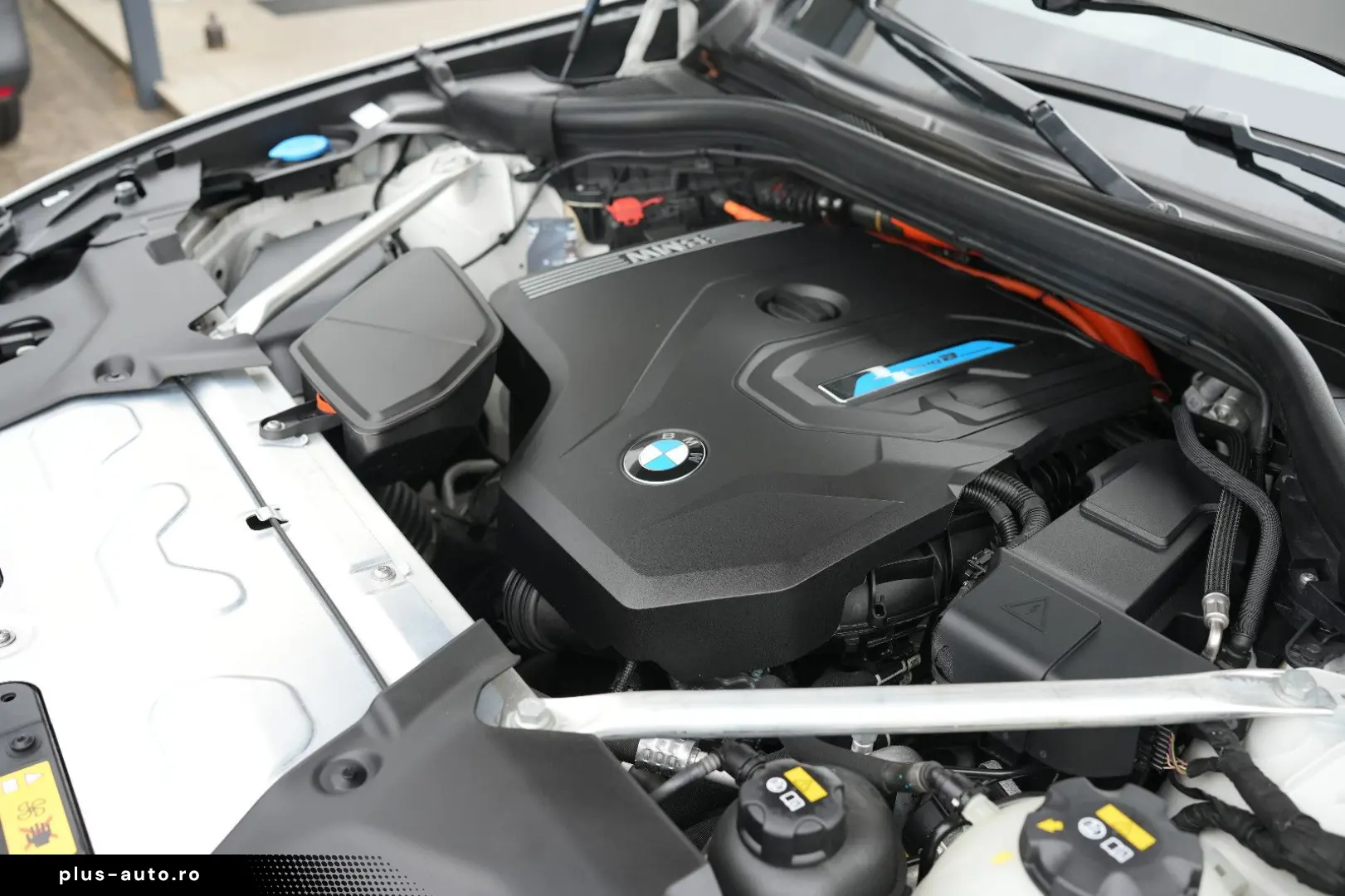 BMW X3 30e X Line xDrive LED AHK PANO NAV HEADUP