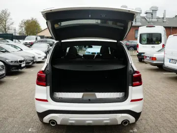 BMW X3 30e X Line xDrive LED AHK PANO NAV HEADUP