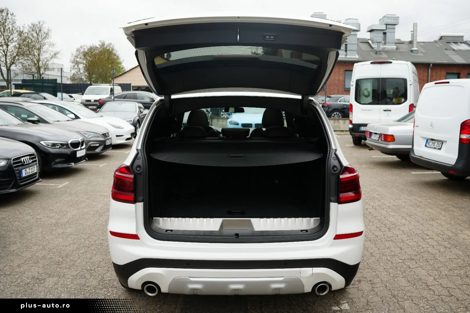 BMW X3 30e X Line xDrive LED AHK PANO NAV HEADUP