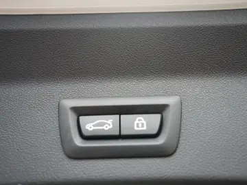 BMW X3 30e X Line xDrive LED AHK PANO NAV HEADUP