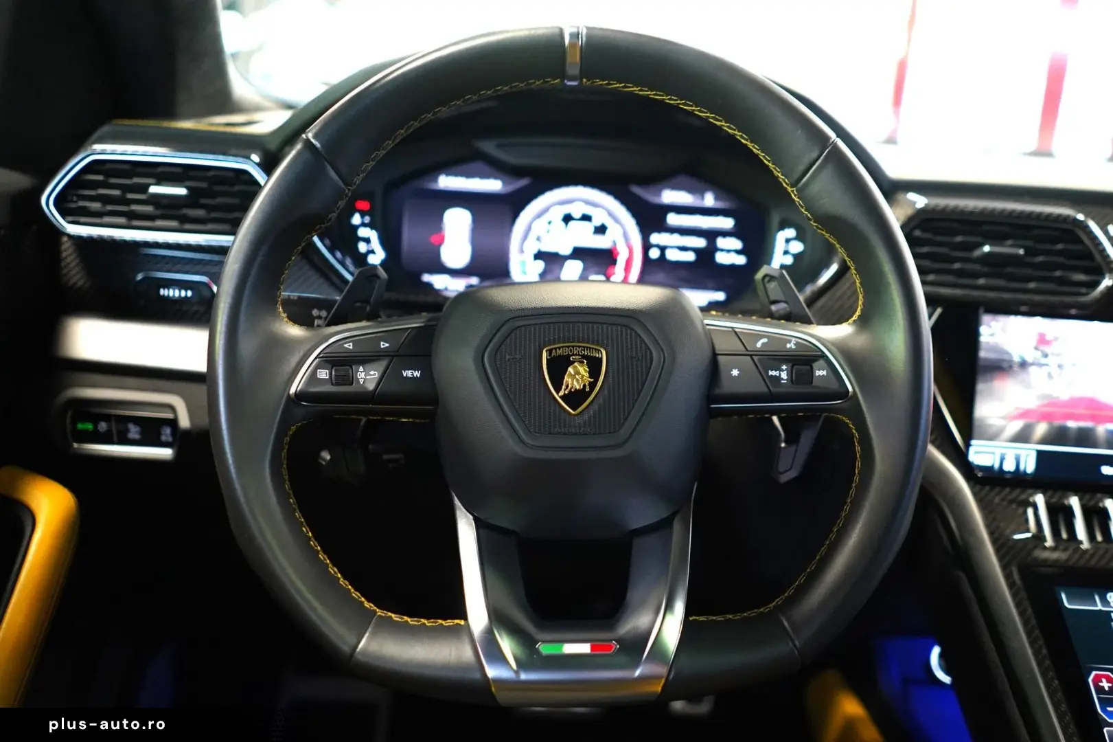 LAMBORGHINI Urus P.CAPSULE AKRAPOVIC CARBON