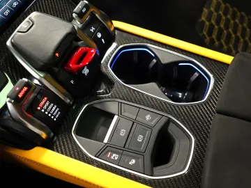 LAMBORGHINI Urus P.CAPSULE AKRAPOVIC CARBON