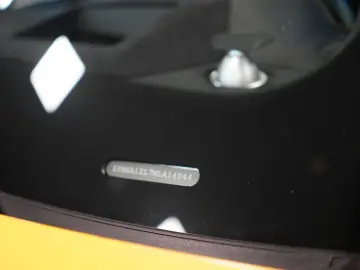 LAMBORGHINI Urus P.CAPSULE AKRAPOVIC CARBON