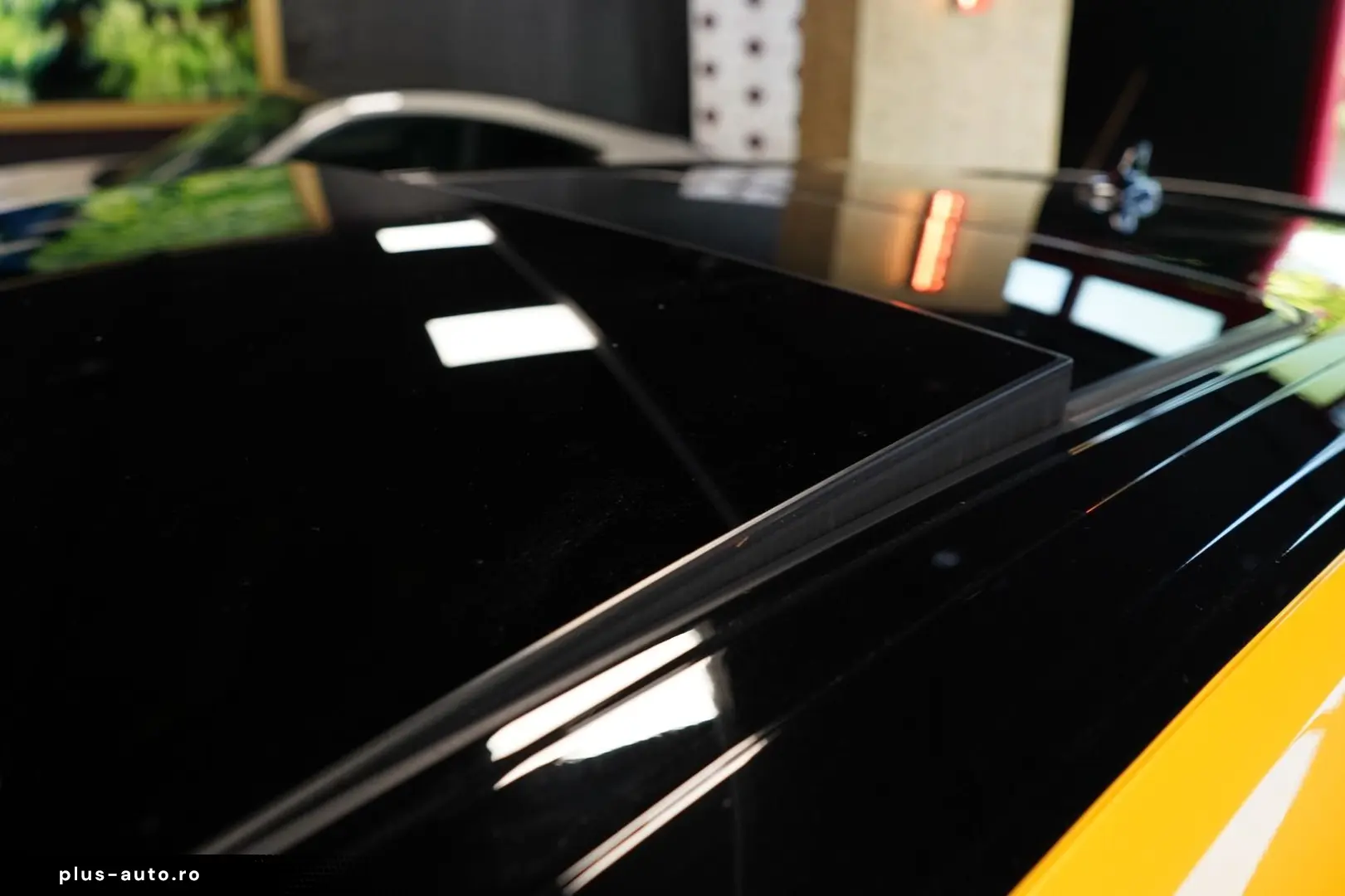 LAMBORGHINI Urus P.CAPSULE AKRAPOVIC CARBON