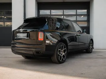 ROLLS ROYCE Cullinan - Black Badge