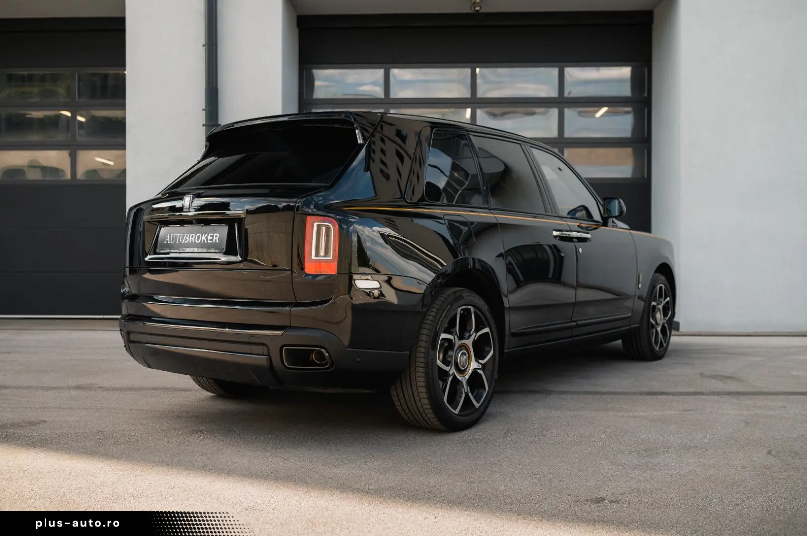 ROLLS ROYCE Cullinan - Black Badge
