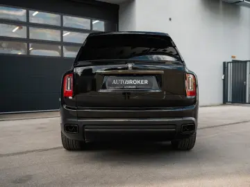 ROLLS ROYCE Cullinan - Black Badge