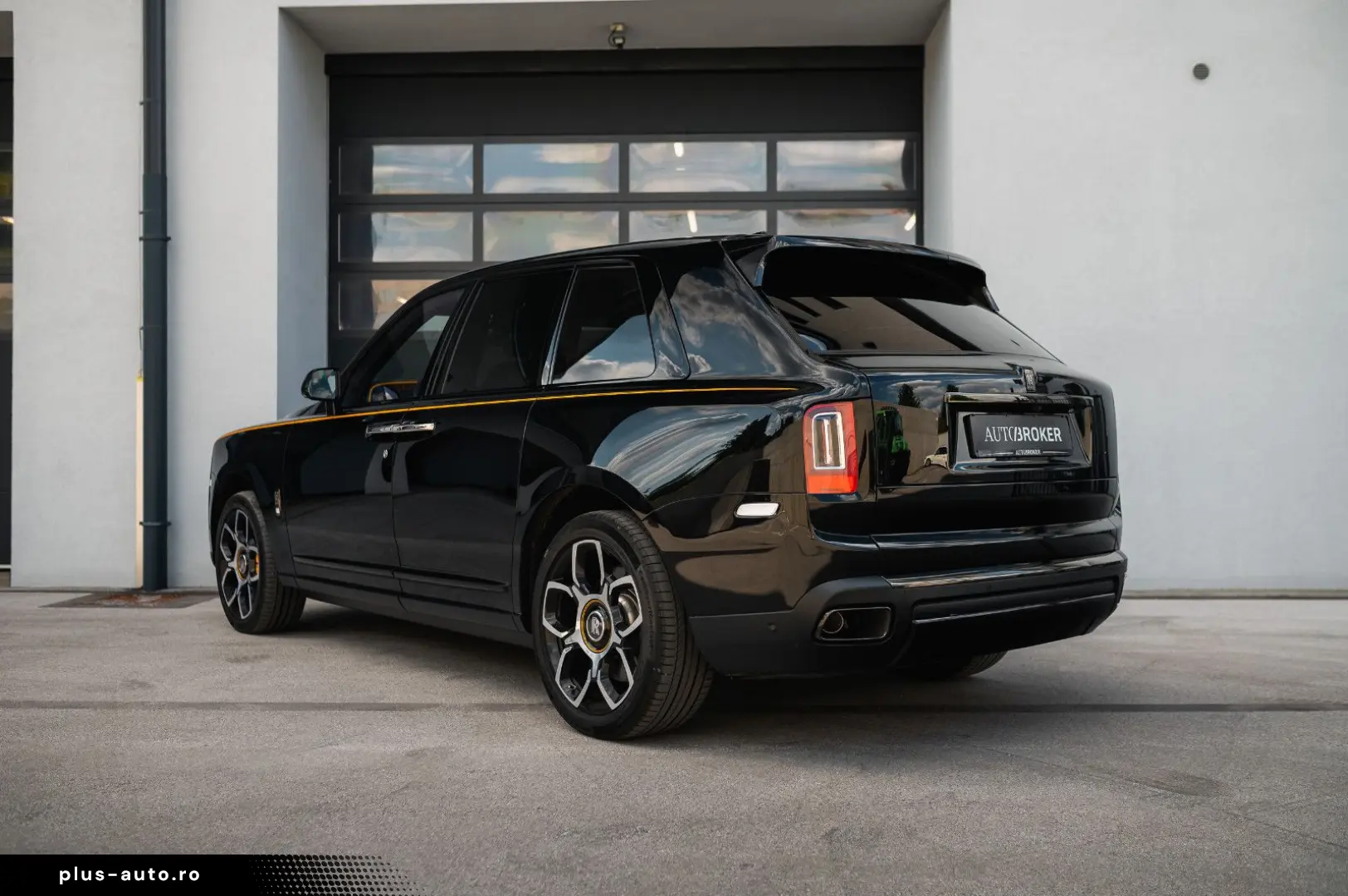 ROLLS ROYCE Cullinan - Black Badge