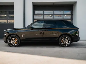 ROLLS ROYCE Cullinan - Black Badge