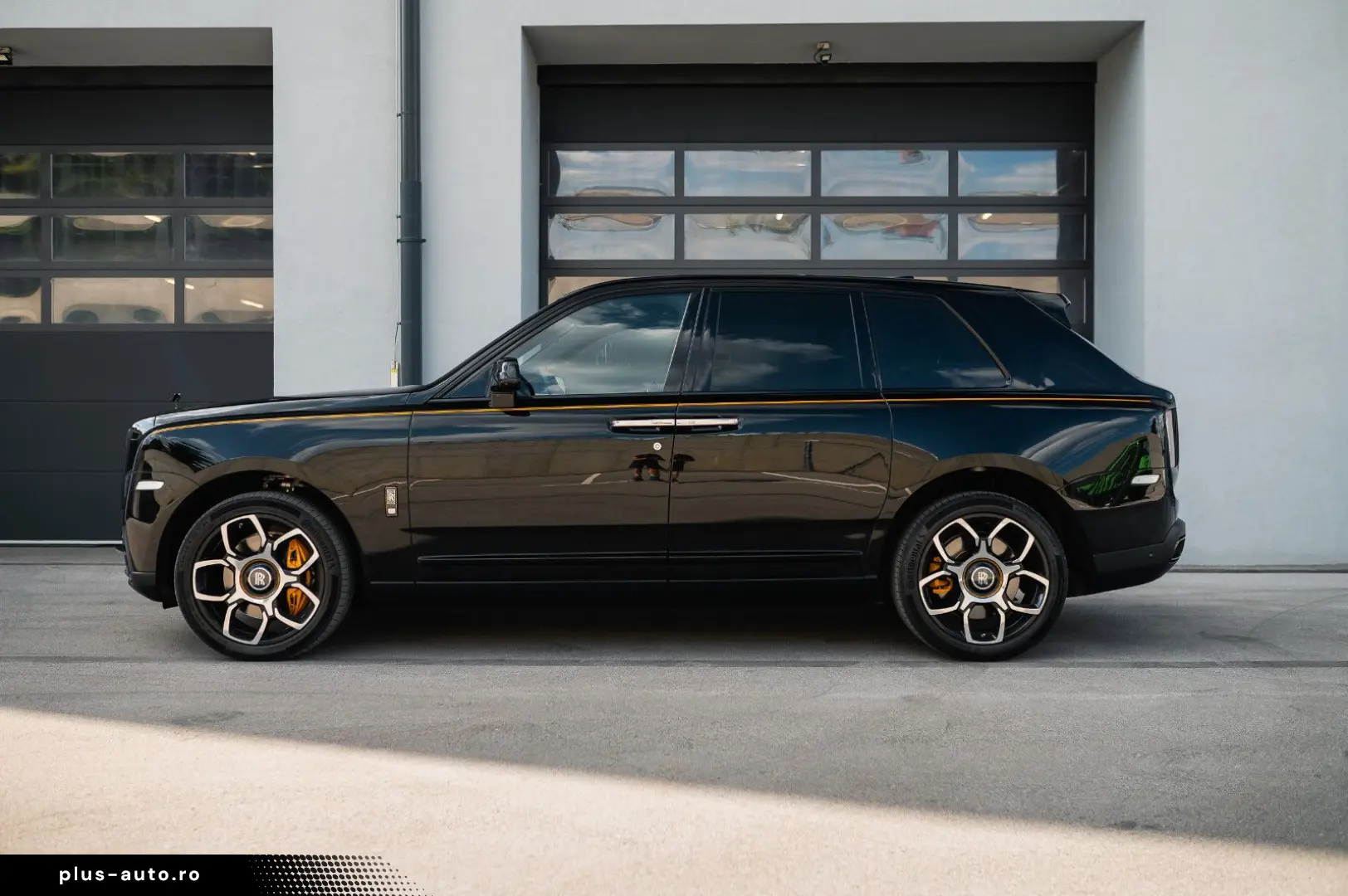 ROLLS ROYCE Cullinan - Black Badge
