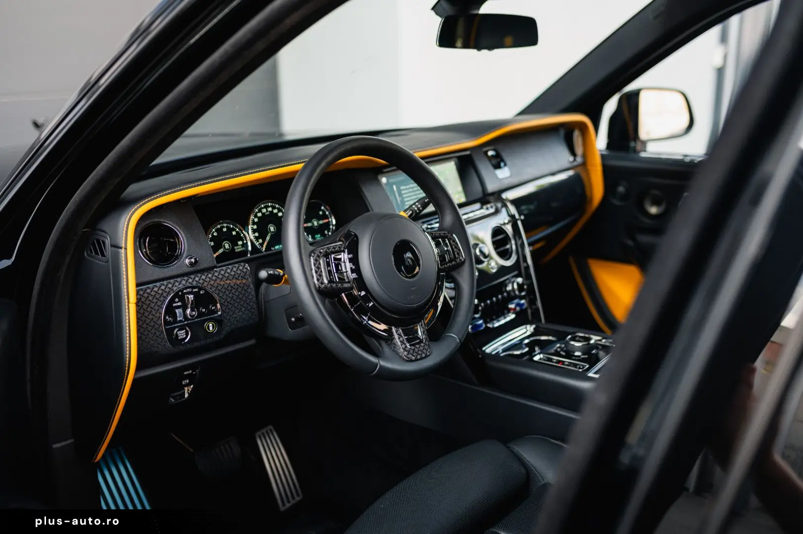 ROLLS ROYCE Cullinan - Black Badge