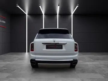 ROLLS ROYCE Cullinan BESPOKE-AUDIO STARLIGHT NIGHT-VISION TV