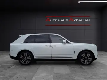 ROLLS ROYCE Cullinan BESPOKE-AUDIO STARLIGHT NIGHT-VISION TV