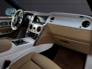 ROLLS ROYCE Cullinan BESPOKE-AUDIO STARLIGHT NIGHT-VISION TV