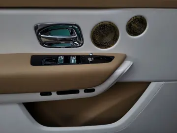 ROLLS ROYCE Cullinan BESPOKE-AUDIO STARLIGHT NIGHT-VISION TV