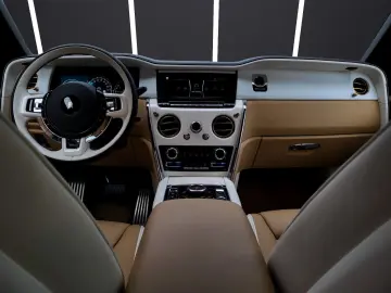 ROLLS ROYCE Cullinan BESPOKE-AUDIO STARLIGHT NIGHT-VISION TV