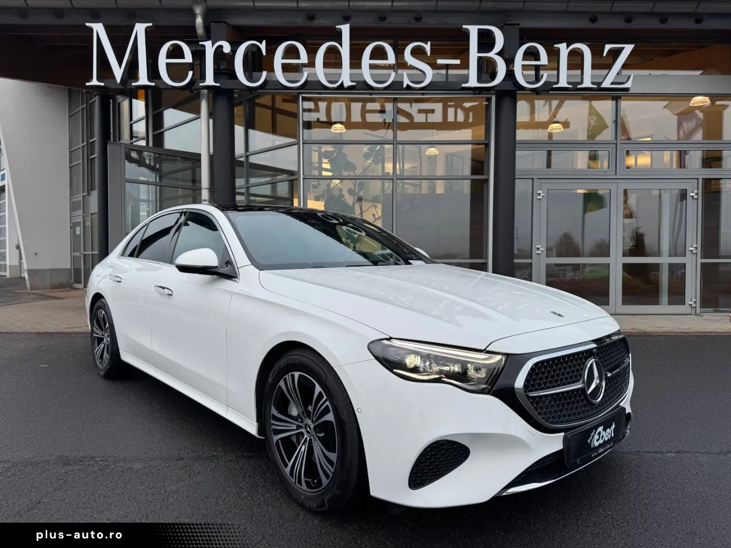 MERCEDES-BENZ E 450 4M Avantgarde Pano DistrPro Digital 360