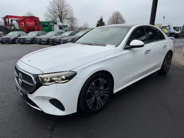 MERCEDES-BENZ E 450 4M Avantgarde Pano DistrPro Digital 360