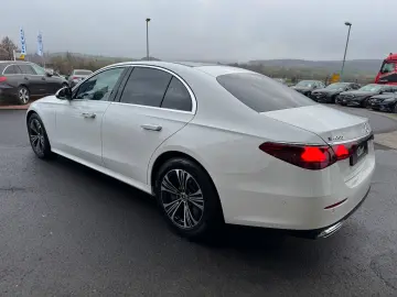 MERCEDES-BENZ E 450 4M Avantgarde Pano DistrPro Digital 360