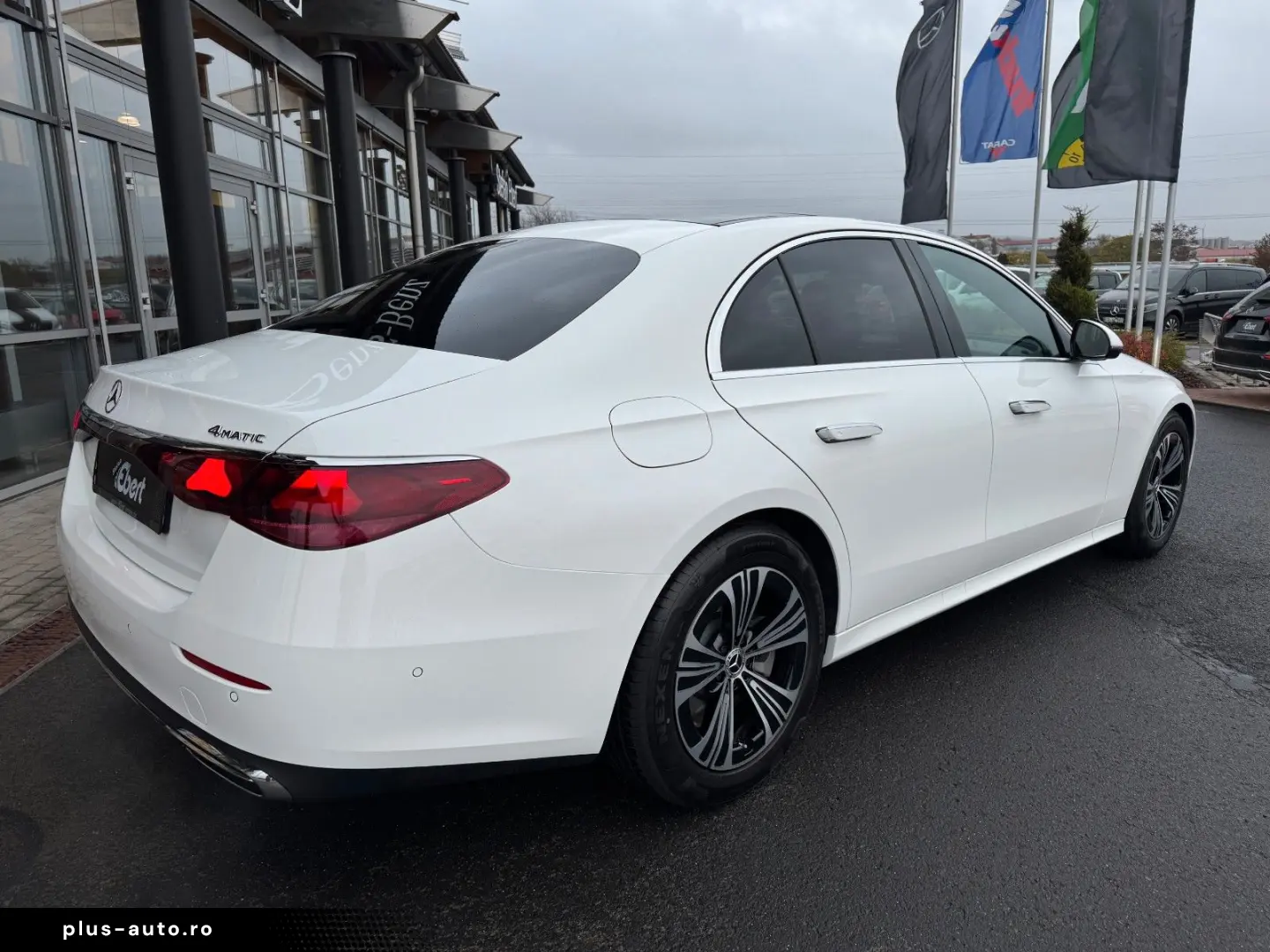 MERCEDES-BENZ E 450 4M Avantgarde Pano DistrPro Digital 360