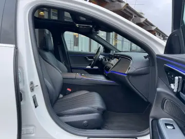 MERCEDES-BENZ E 450 4M Avantgarde Pano DistrPro Digital 360