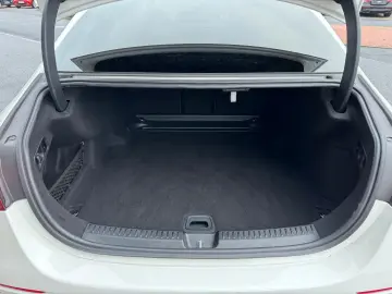 MERCEDES-BENZ E 450 4M Avantgarde Pano DistrPro Digital 360