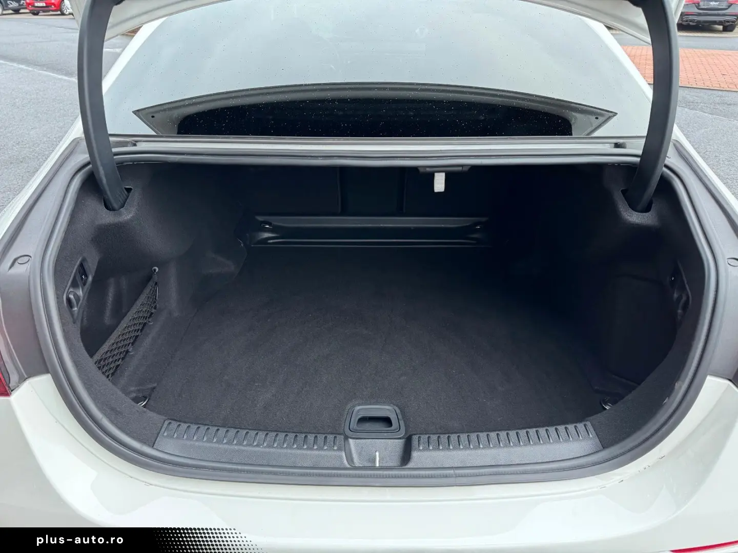 MERCEDES-BENZ E 450 4M Avantgarde Pano DistrPro Digital 360