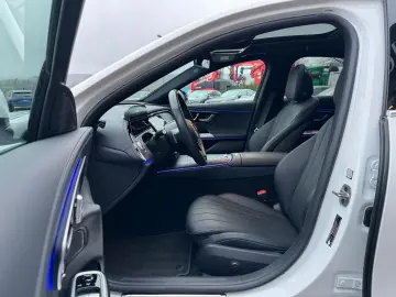 MERCEDES-BENZ E 450 4M Avantgarde Pano DistrPro Digital 360