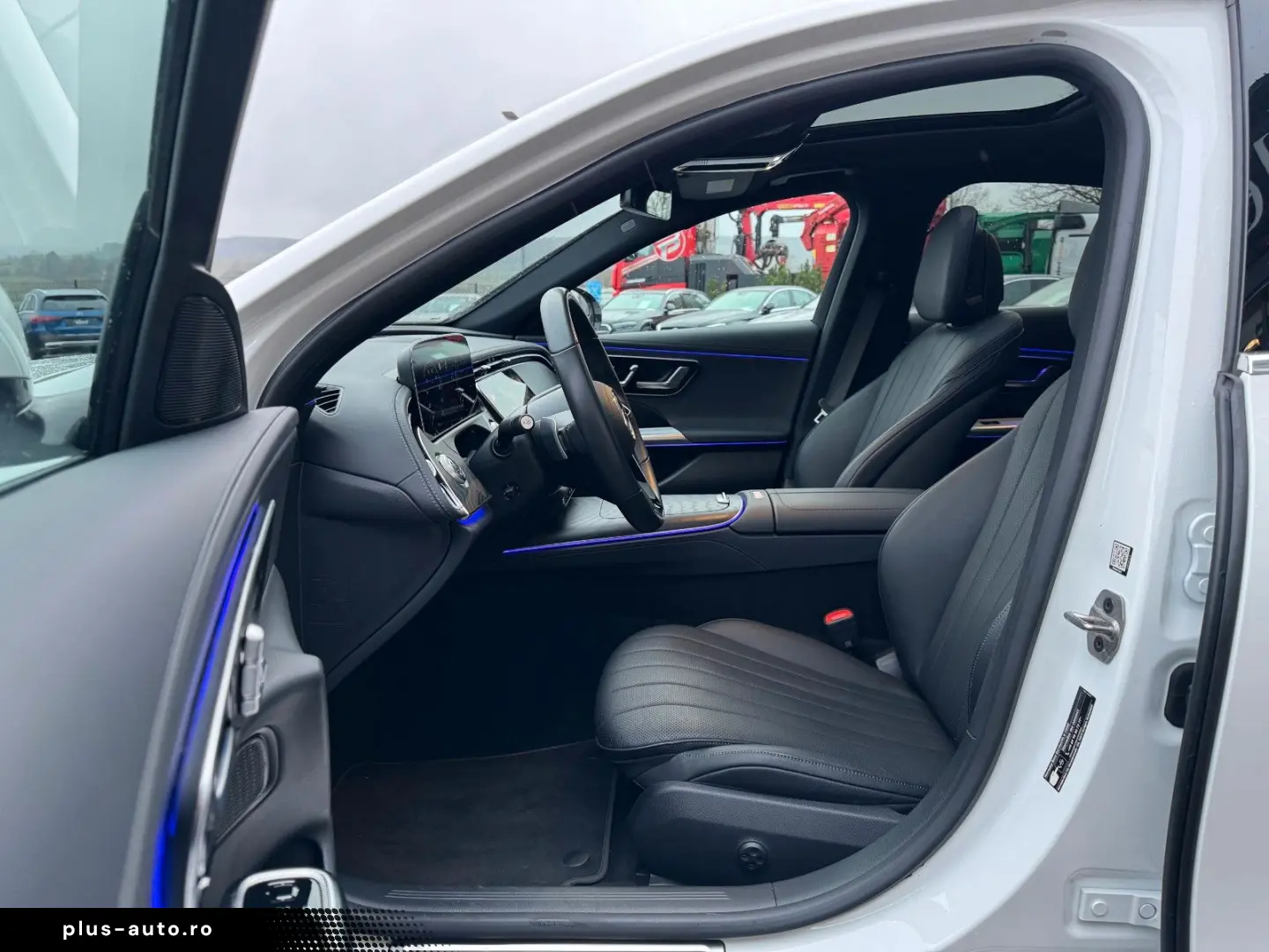 MERCEDES-BENZ E 450 4M Avantgarde Pano DistrPro Digital 360