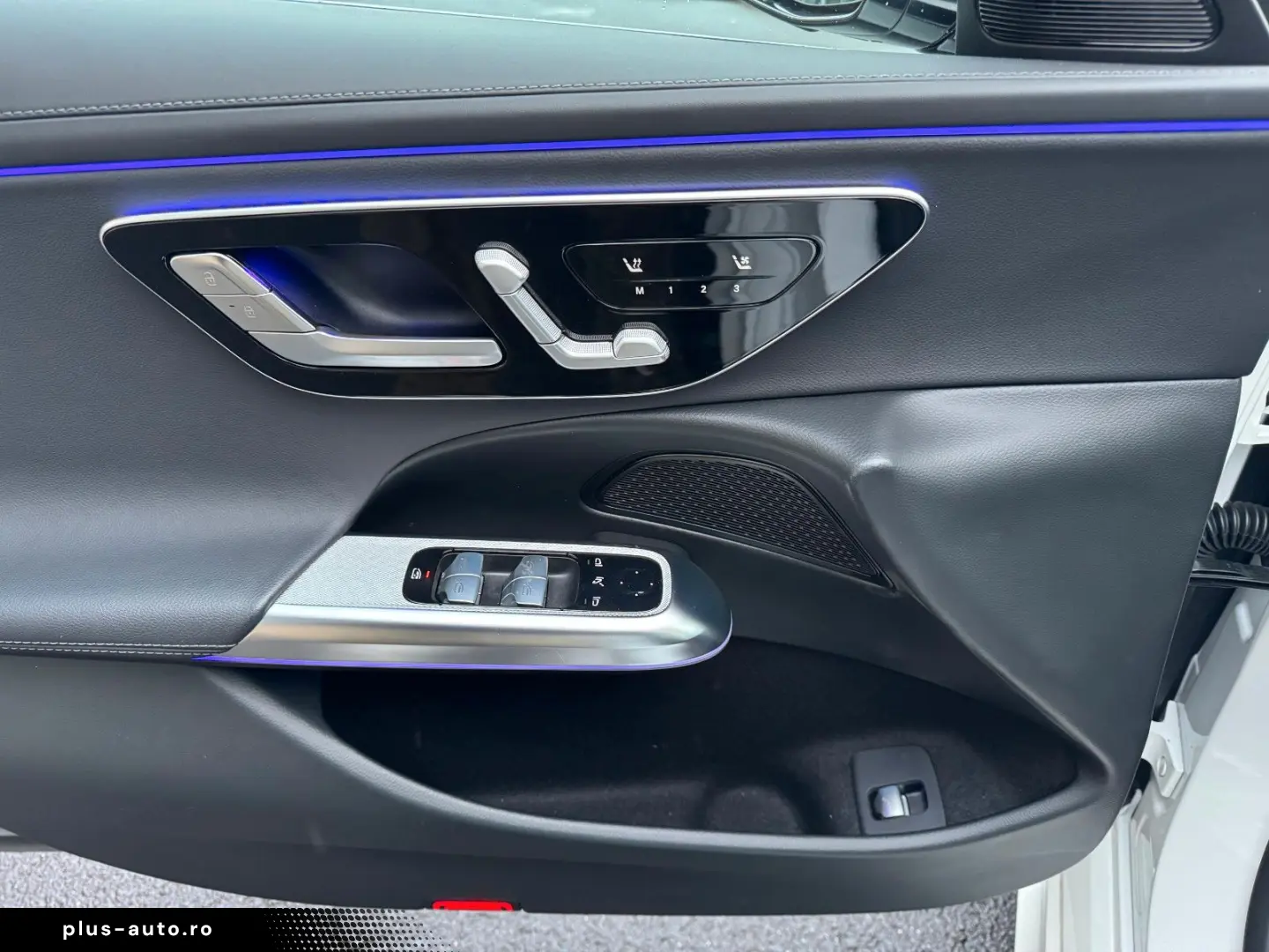 MERCEDES-BENZ E 450 4M Avantgarde Pano DistrPro Digital 360