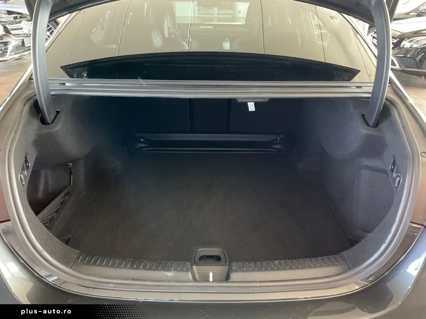 MERCEDES-BENZ E 450d 4Matic Avantgarde DISTRO PANO 3&hellip;