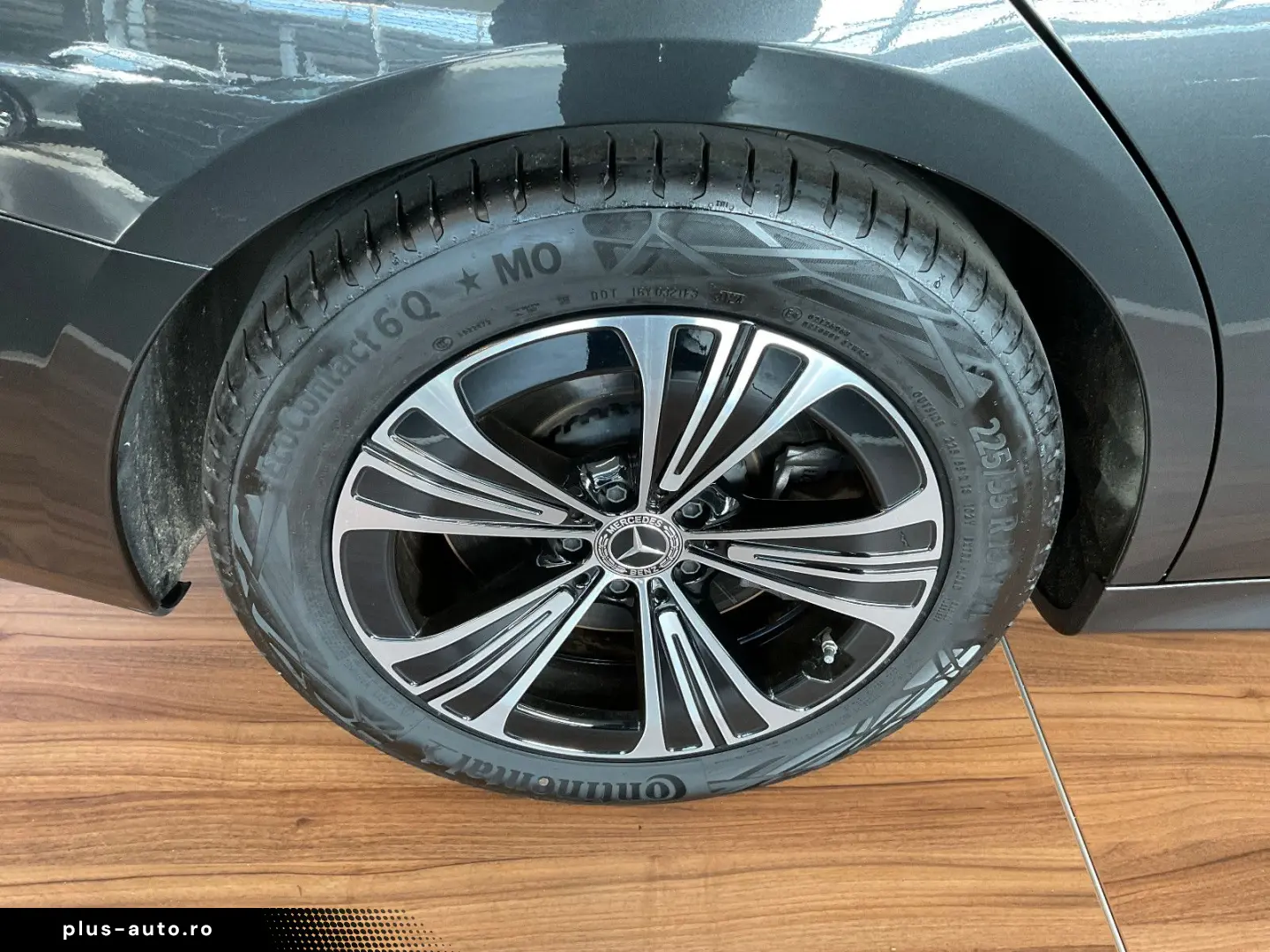 MERCEDES-BENZ E 450d 4Matic Avantgarde DISTRO PANO 3&hellip;