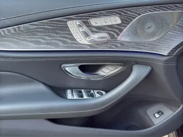 MERCEDES-BENZ AMG GT 4-trg. 53 4Matic Pano  Sonderlackirug