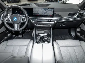 BMW X5 xDrive50e M Sport HUD PANO ACC AHK 360 KAM