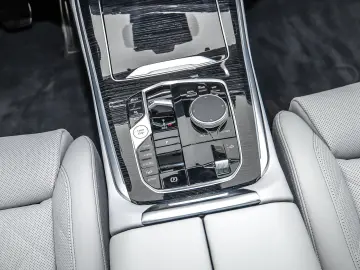 BMW X5 xDrive50e M Sport HUD PANO ACC AHK 360 KAM