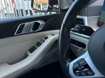 BMW X5 M60 HUD SKYPANO DAP PA  B&W INTEGRAL 2ACHS