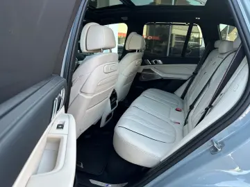 BMW X5 M60 HUD SKYPANO DAP PA  B&W INTEGRAL 2ACHS