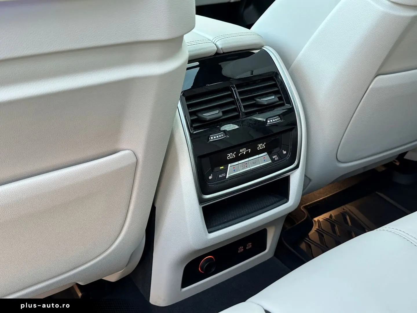 BMW X5 M60 HUD SKYPANO DAP PA  B&W INTEGRAL 2ACHS