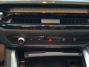 BMW M4 M xDrive Competition LED LEDER HUD ACC LANE V