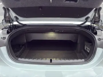 BMW M4 M xDrive Competition LED LEDER HUD ACC LANE V