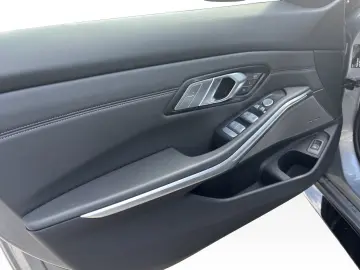 BMW M3 Competition M xDr Tour LED Navi ParkAs  Harka