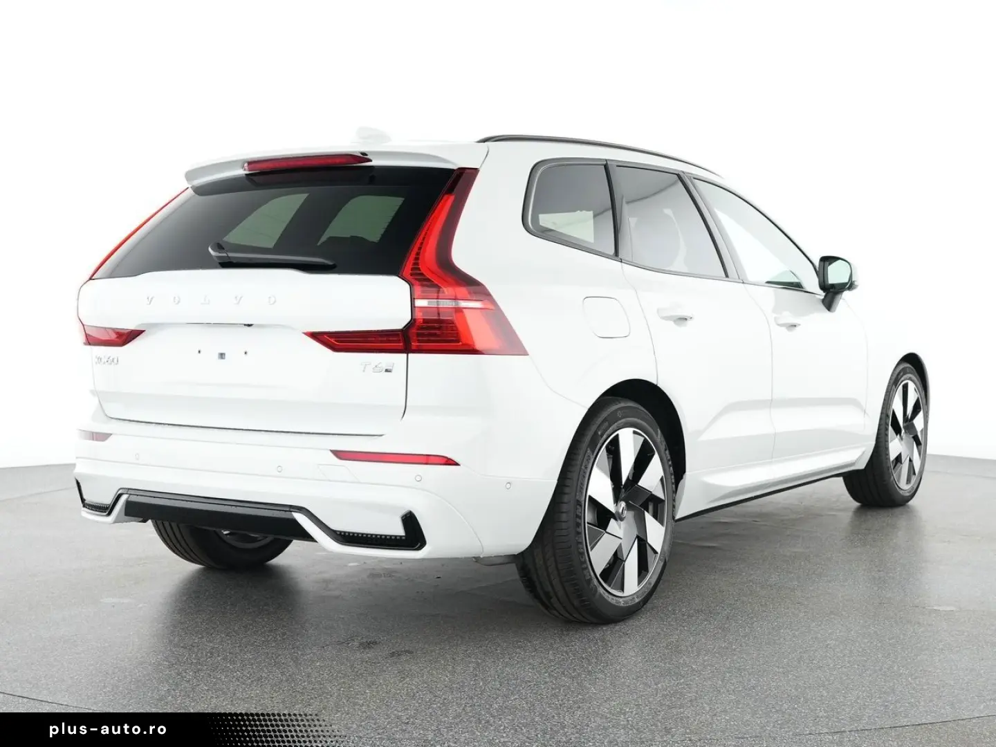 VOLVO XC 60 T6 Plus Dark Recharge Plug-In Hybrid AWD