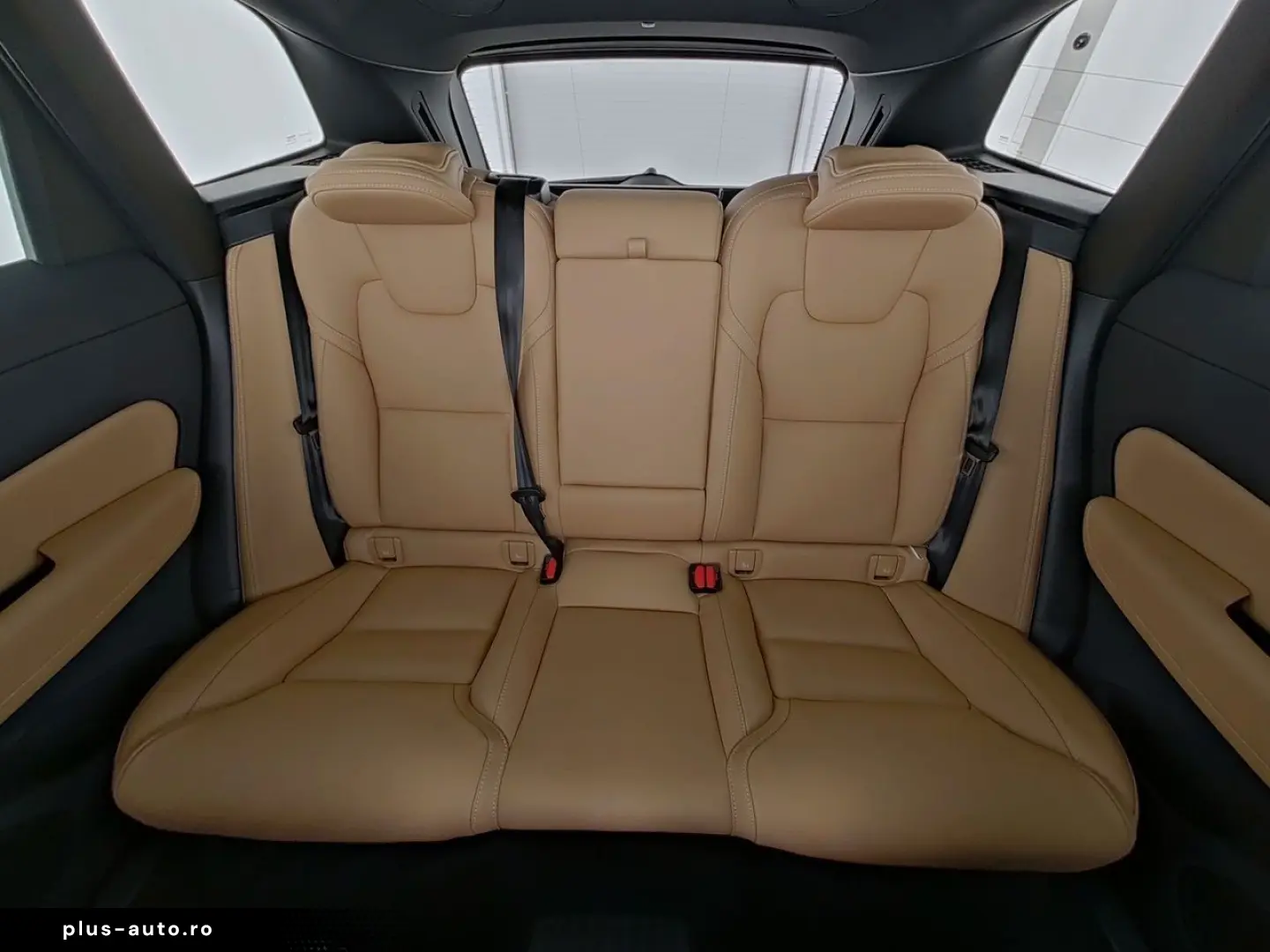 VOLVO XC 60 T6 Plus Dark Recharge Plug-In Hybrid AWD