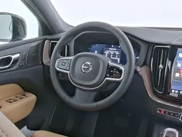 VOLVO XC 60 T6 Plus Dark Recharge Plug-In Hybrid AWD