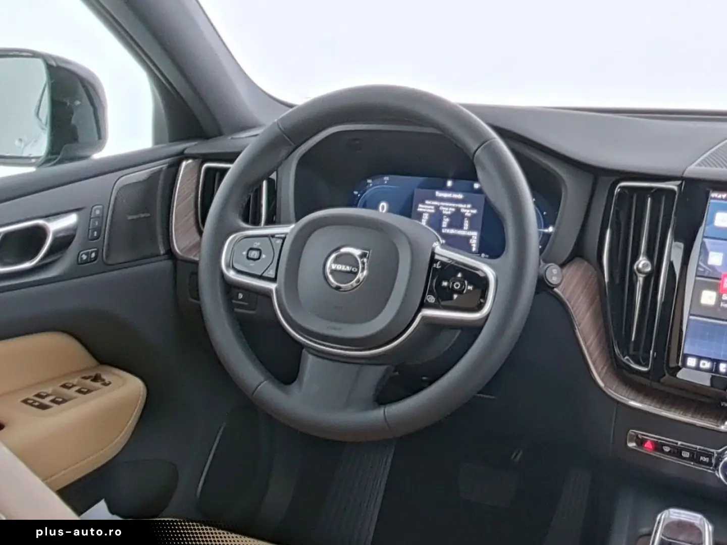 VOLVO XC 60 T6 Plus Dark Recharge Plug-In Hybrid AWD