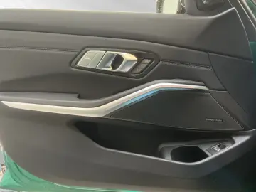 BMW M3 Competition M xDrive Touring Head-Up H K