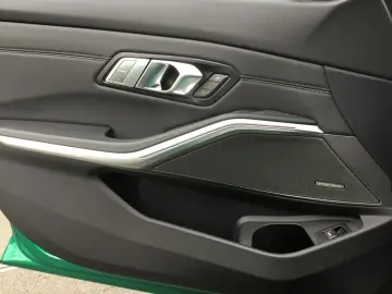 BMW M3 Competition M xDrive HUD KAMERA E SITZE LED