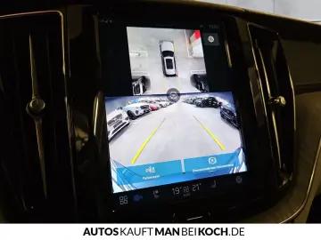 VOLVO XC60 T6 AWD Plug-in Hybrid Ultra Dark